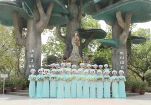 HÀNH HƯƠNG ĐỨC MẸ LA VANG- MĂNG ĐEN 5N4Đ - EMMAUS TRAVEL