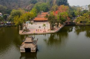 DU XUÂN HÁI LỘC ĐẦU NĂM:  CHÙA THẦY - CHÙA TÂY PHƯƠNG - CHÙA TRĂM GIAN